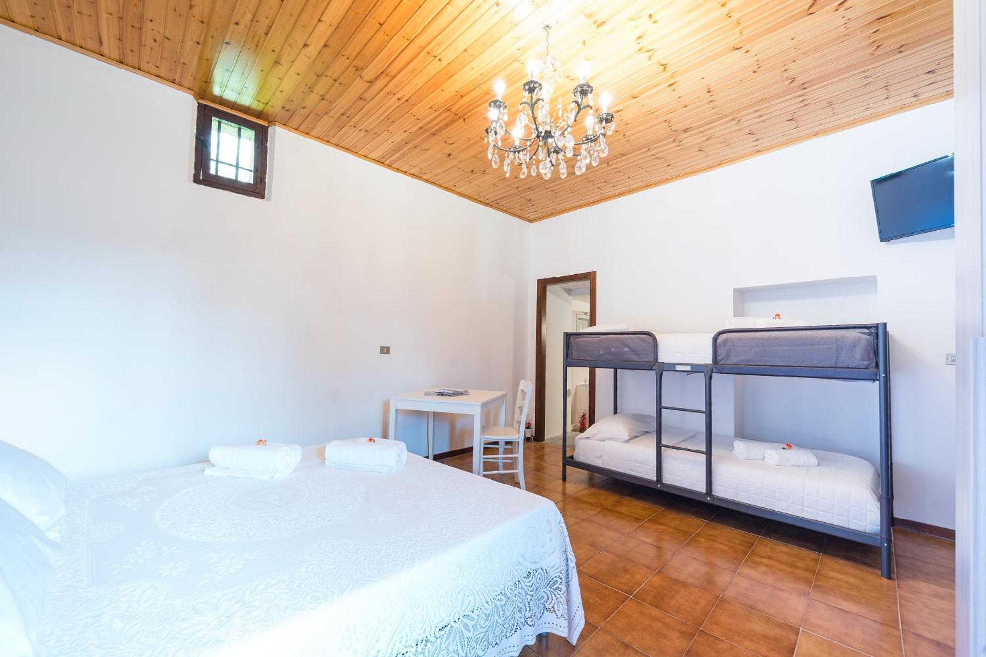 B&B La Corte And Home Restaurant - Free Parking - 10 Minutes To The Lake And Centre Como Exteriér fotografie