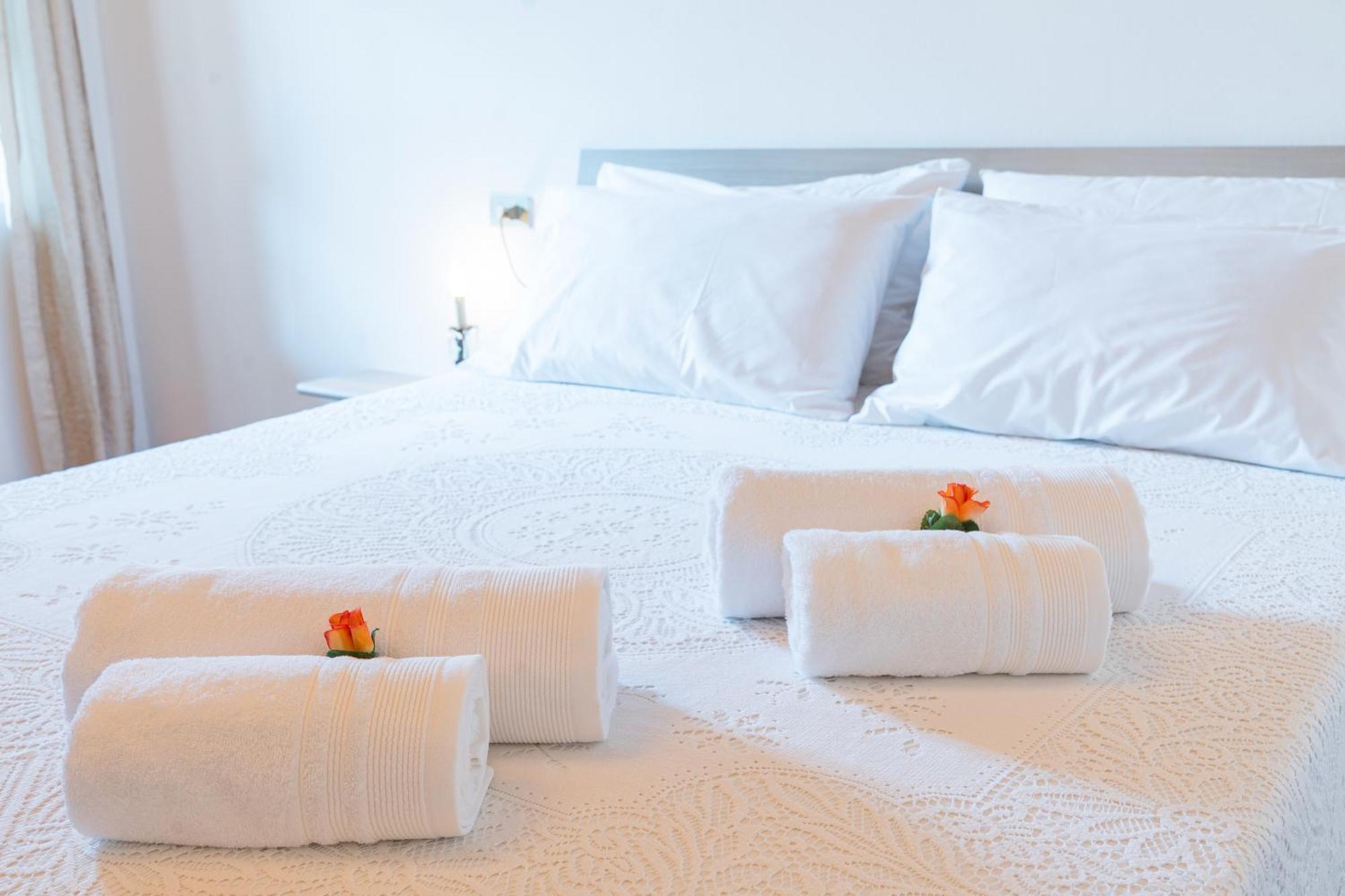 B&B La Corte And Home Restaurant - Free Parking - 10 Minutes To The Lake And Centre Tavernerio Exteriér fotografie