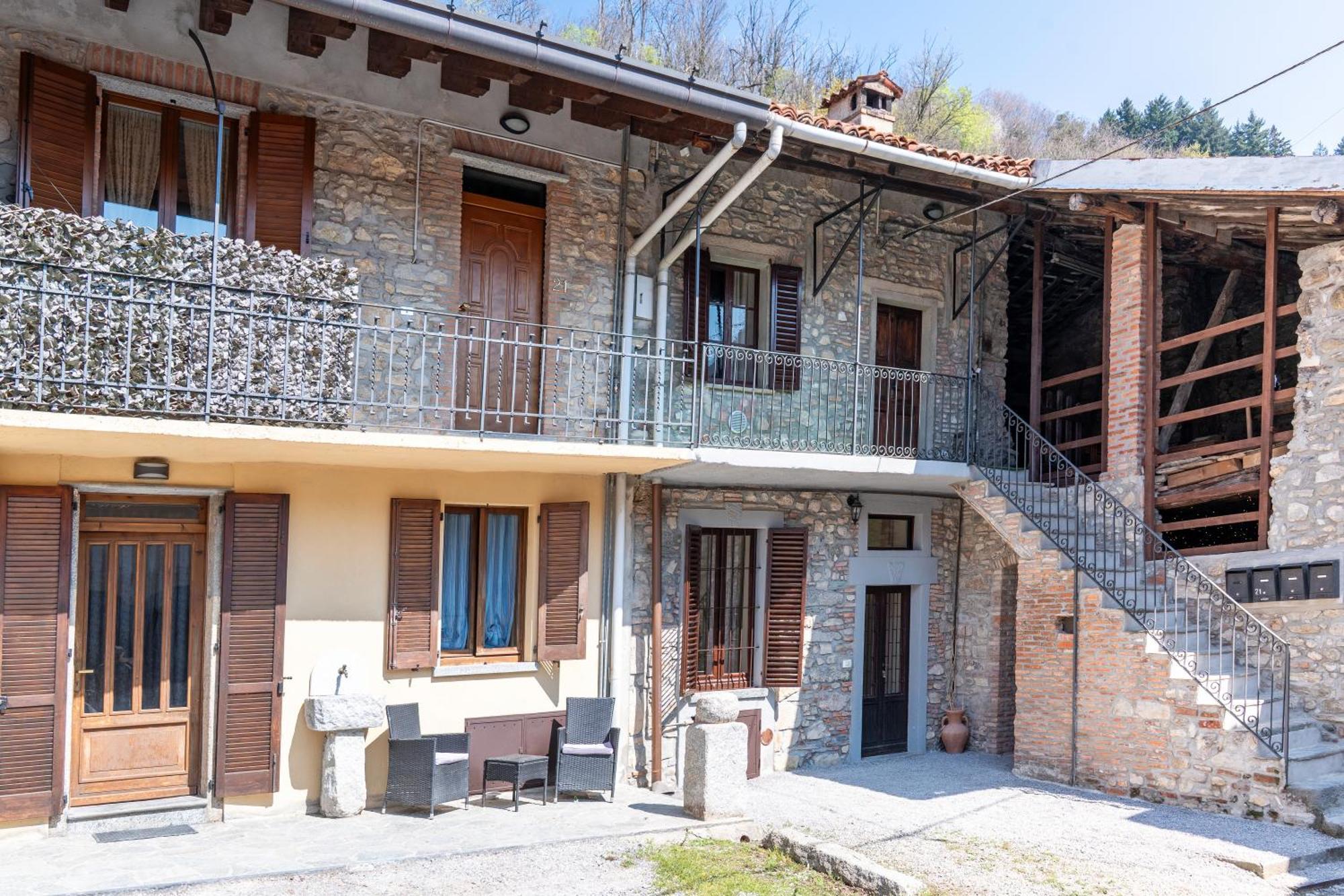 B&B La Corte And Home Restaurant - Free Parking - 10 Minutes To The Lake And Centre Tavernerio Exteriér fotografie