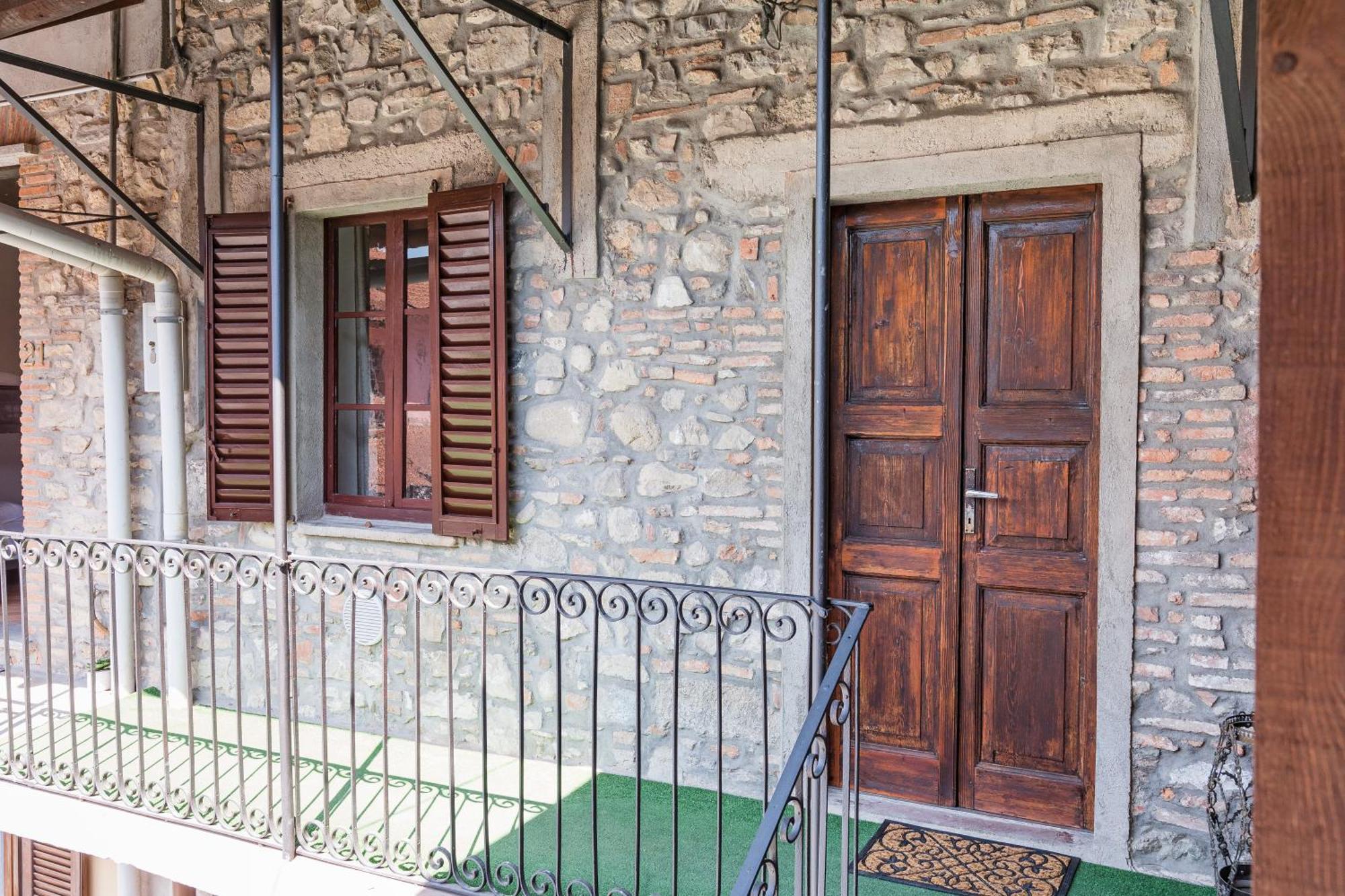 B&B La Corte And Home Restaurant - Free Parking - 10 Minutes To The Lake And Centre Tavernerio Exteriér fotografie