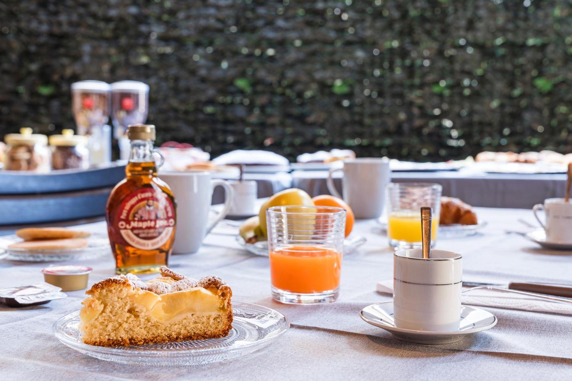 B&B La Corte And Home Restaurant - Free Parking - 10 Minutes To The Lake And Centre Como Exteriér fotografie