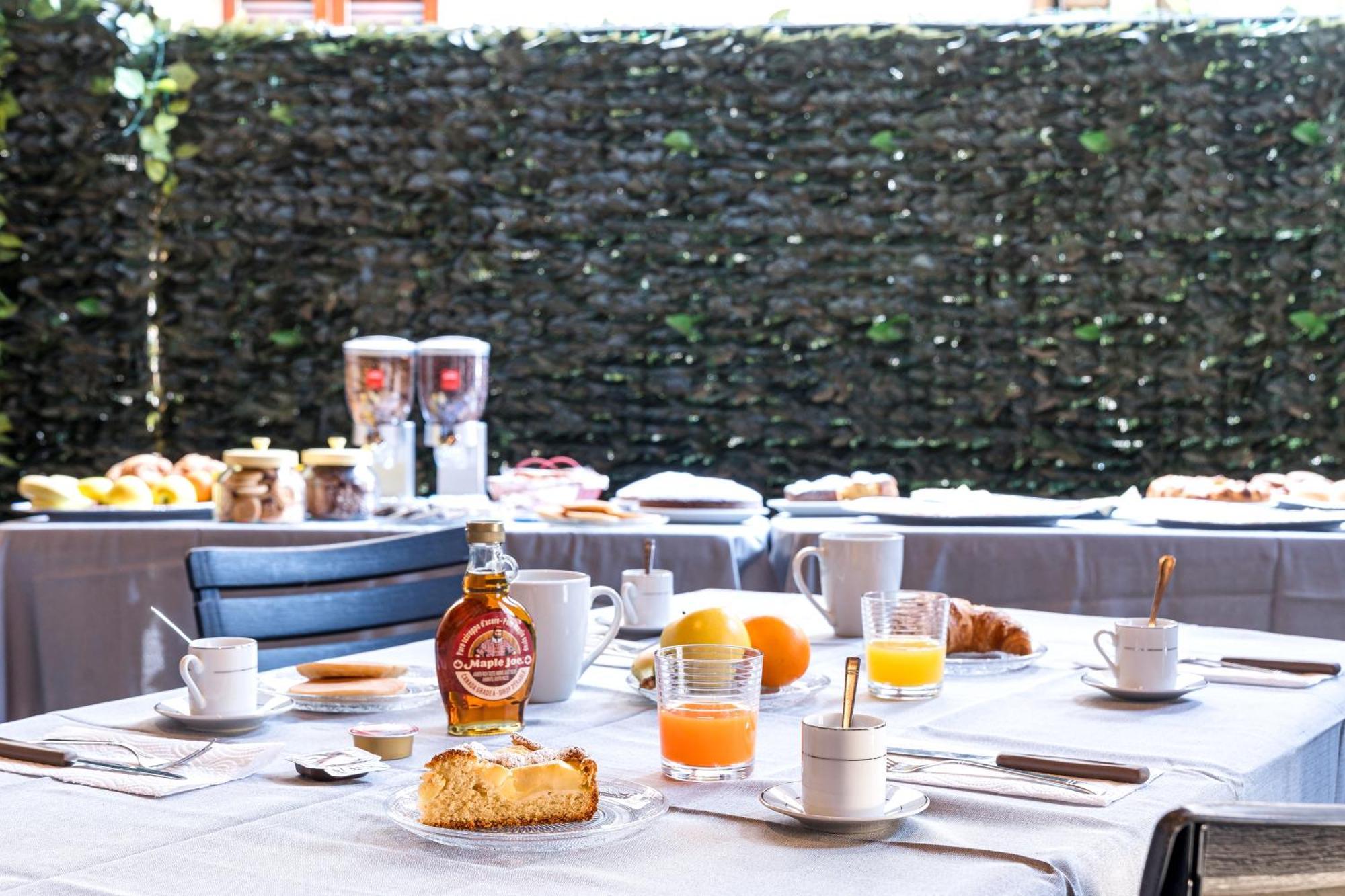 B&B La Corte And Home Restaurant - Free Parking - 10 Minutes To The Lake And Centre Como Exteriér fotografie
