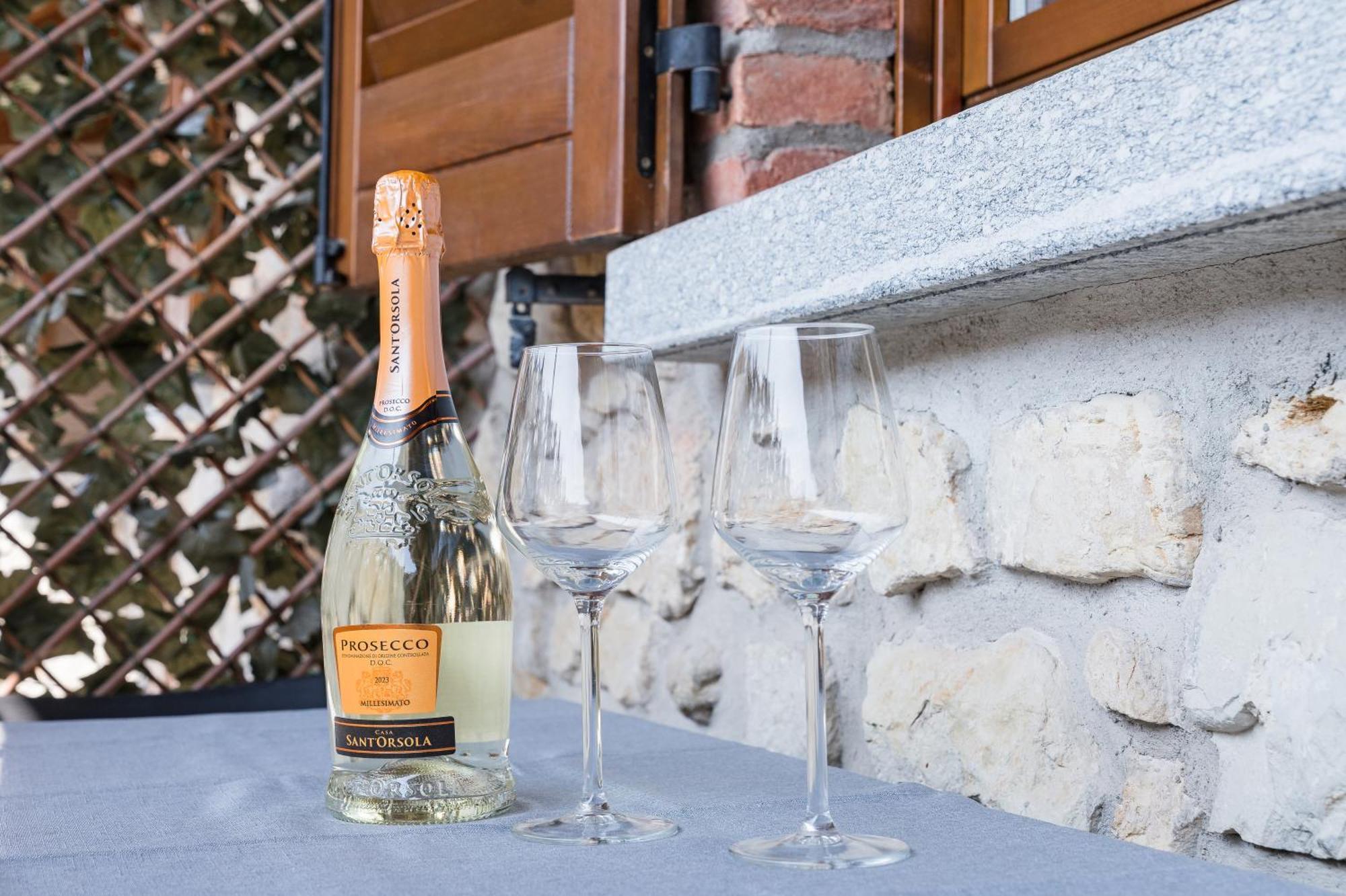 B&B La Corte And Home Restaurant - Free Parking - 10 Minutes To The Lake And Centre Como Exteriér fotografie