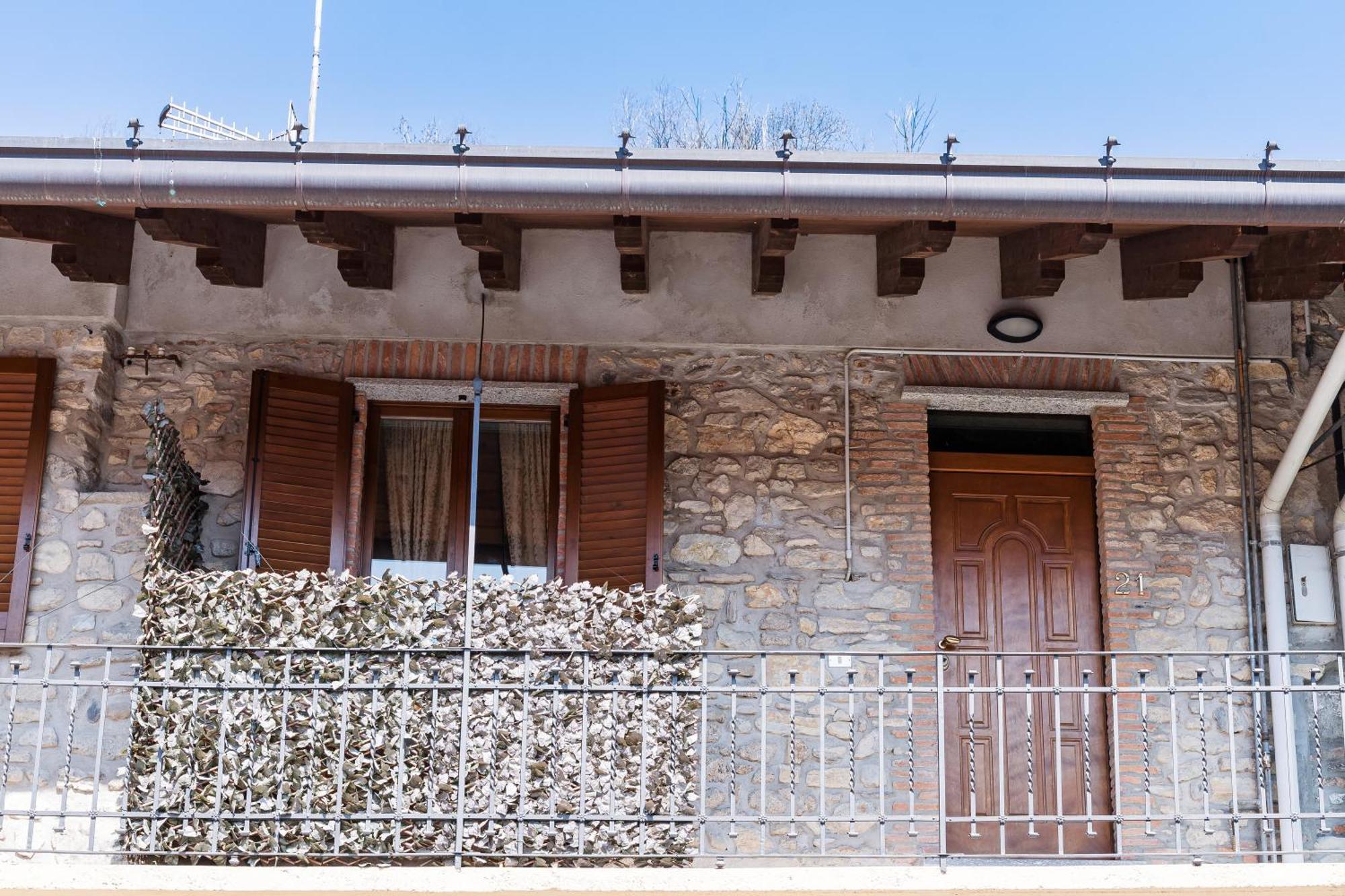 B&B La Corte And Home Restaurant - Free Parking - 10 Minutes To The Lake And Centre Como Exteriér fotografie