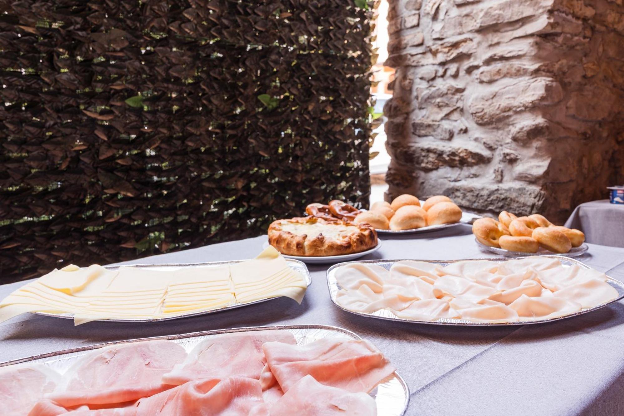 B&B La Corte And Home Restaurant - Free Parking - 10 Minutes To The Lake And Centre Como Exteriér fotografie