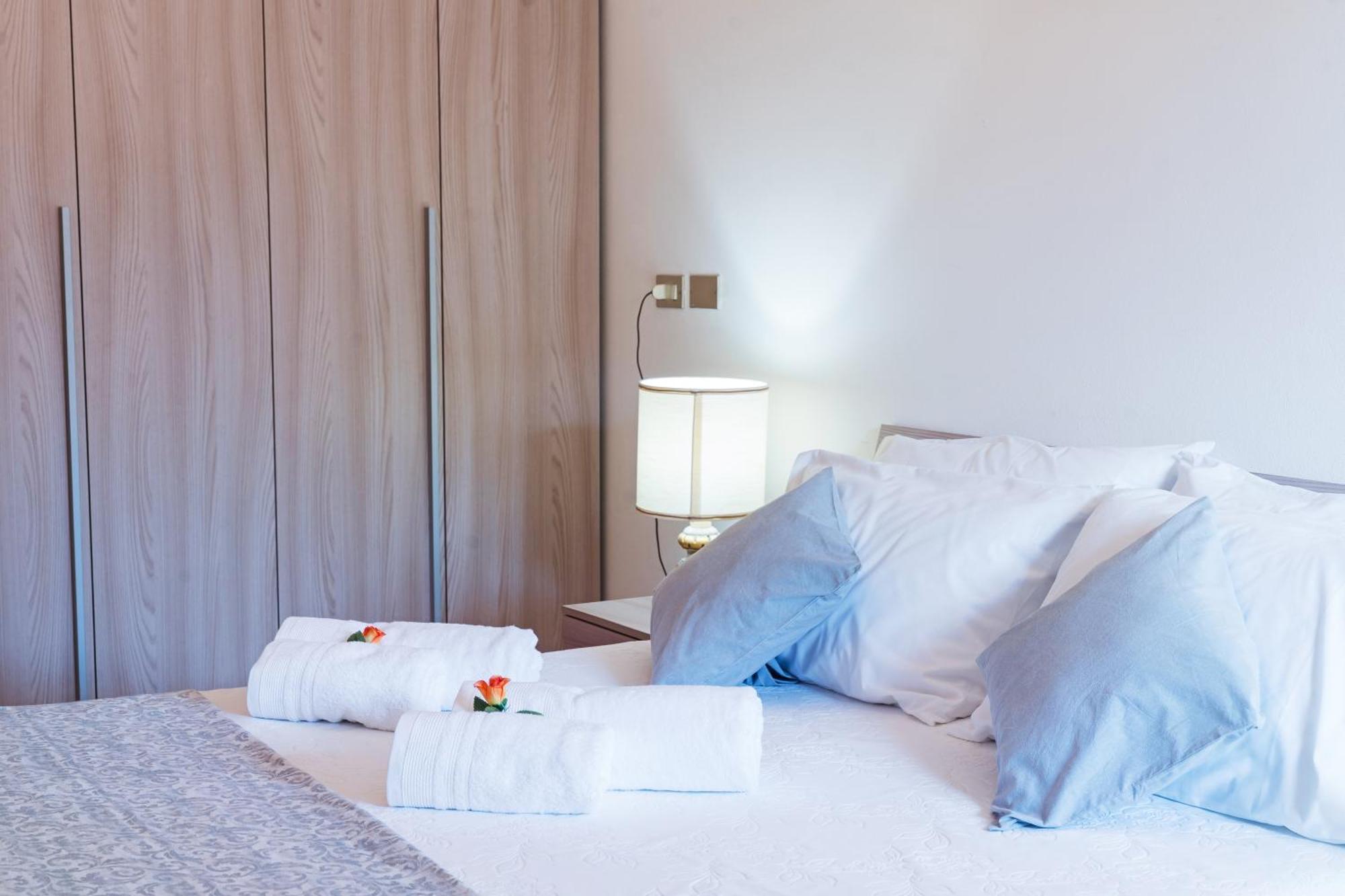 B&B La Corte And Home Restaurant - Free Parking - 10 Minutes To The Lake And Centre Tavernerio Exteriér fotografie