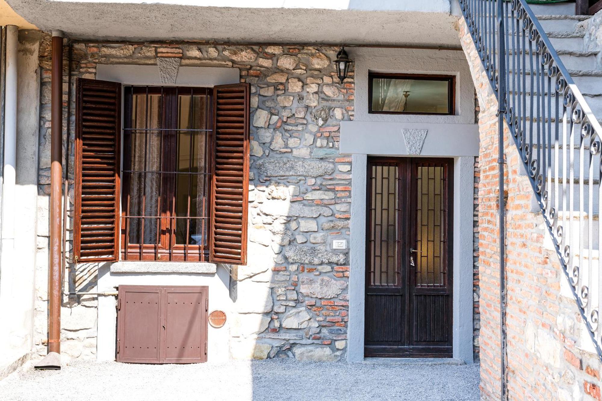 B&B La Corte And Home Restaurant - Free Parking - 10 Minutes To The Lake And Centre Como Exteriér fotografie